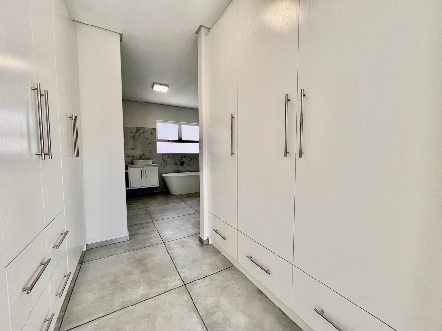 4 Bedroom Property for Sale in Myburgh Park Western Cape